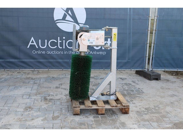 Borstelmachine ast 2021 - afbeelding 1 van  1