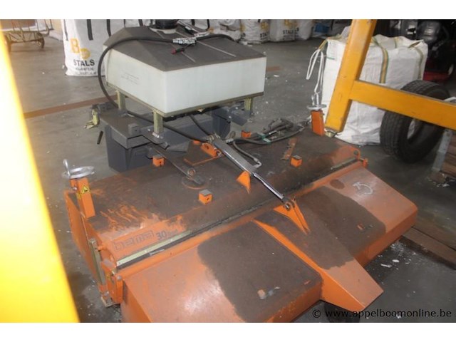 Borstelmachine bema 30 dual, serienummer 58935, 600 kg, ce-gemarkeerd, werking niet gekend - afbeelding 2 van  4