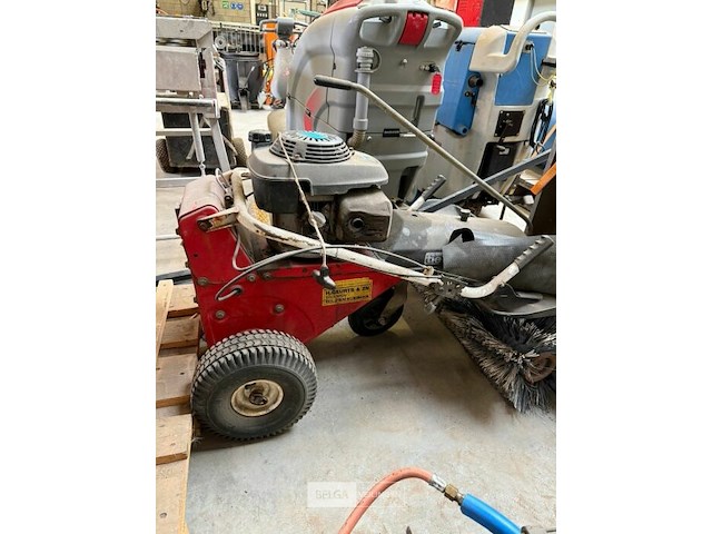 Borstelmachine helburger - afbeelding 1 van  5