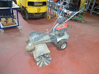 Borstelmachine met opvangbak en sneeuwschuif lumag km-1000 (2)