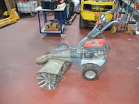Borstelmachine met opvangbak en sneeuwschuif lumag km-1000 (2) - afbeelding 11 van  16