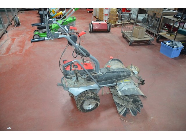 Borstelmachine met opvangbak en sneeuwschuif lumag km-1000 (2) - afbeelding 13 van  16