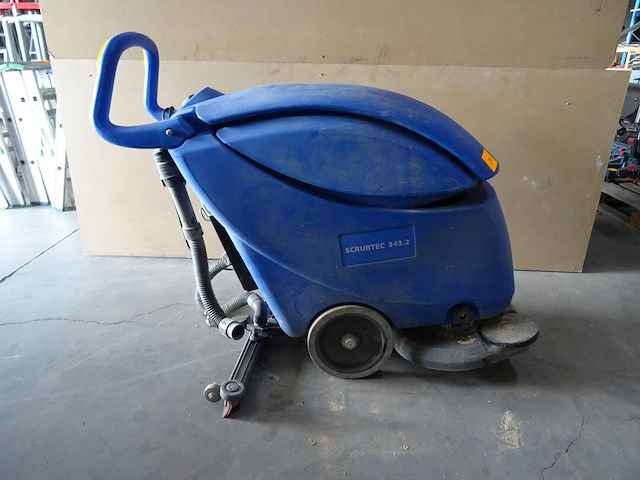 Borstelmachine nilfisk alto - afbeelding 1 van  8