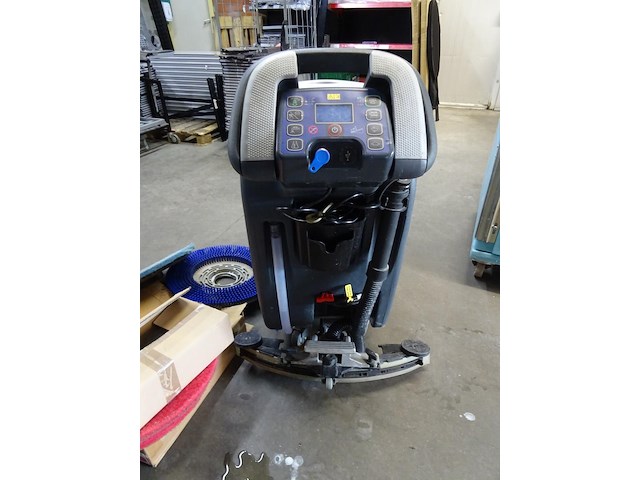 Borstelmachine nilfisk - afbeelding 4 van  8