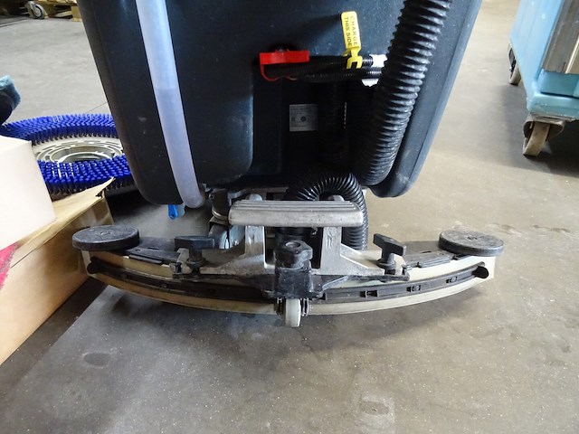 Borstelmachine nilfisk - afbeelding 7 van  8