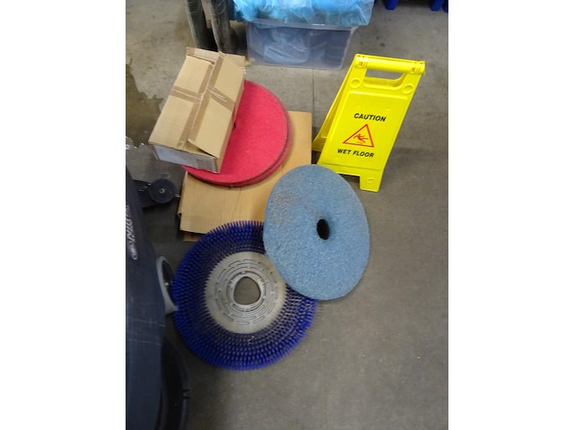 Borstelmachine nilfisk - afbeelding 8 van  8