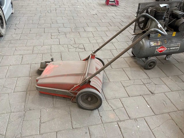 Borstelmachine - afbeelding 1 van  4