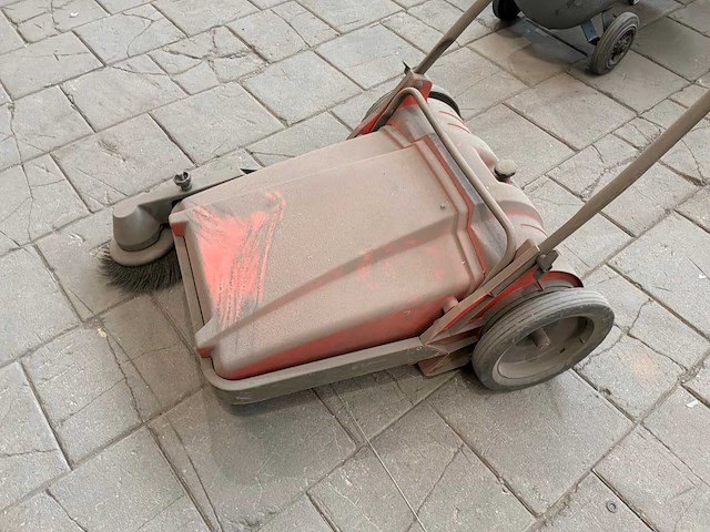 Borstelmachine - afbeelding 2 van  4