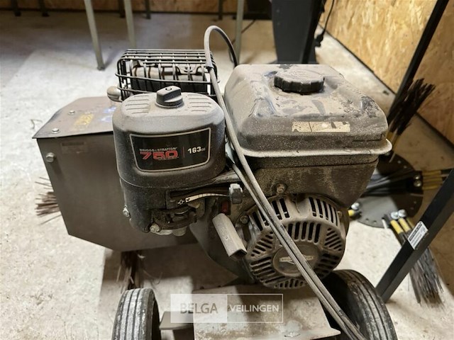 Borstelmachine - afbeelding 2 van  10