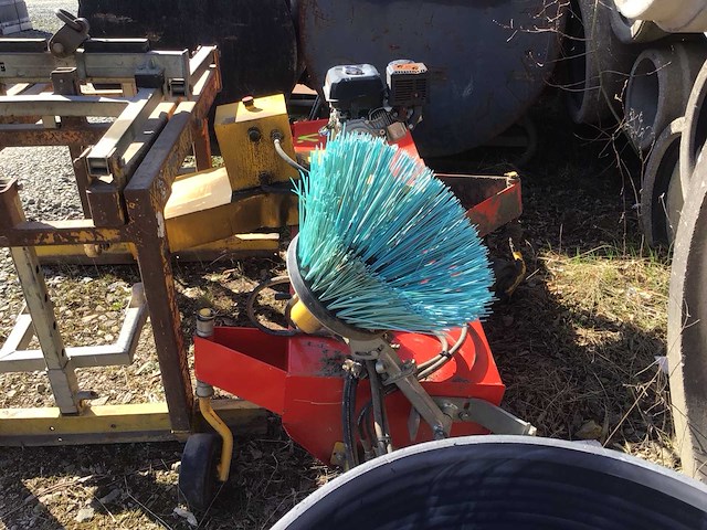 Borstelmachine - afbeelding 1 van  8