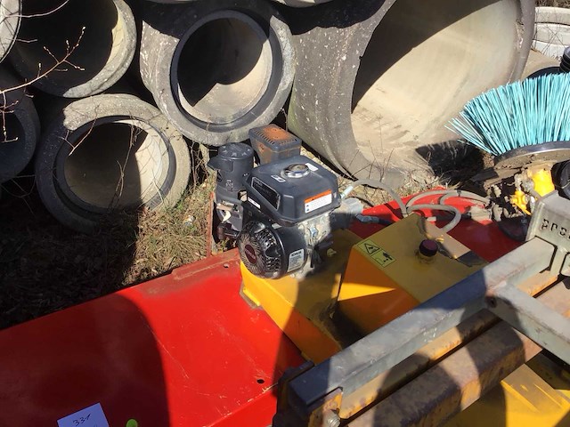 Borstelmachine - afbeelding 2 van  8