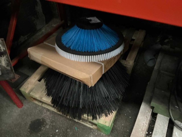 Borstels voor veegmachine (7x) - afbeelding 2 van  2