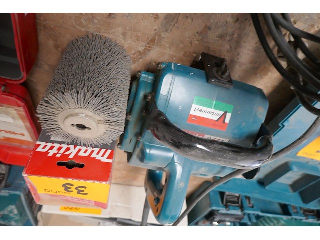 Borstelschuurmachine makita - afbeelding 1 van  2