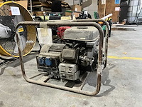 Bosch 2400s stroomgenerator - afbeelding 1 van  3