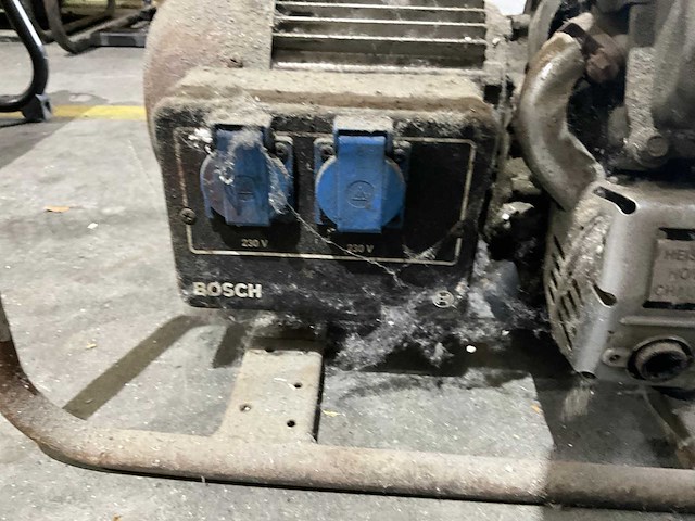 Bosch 2400s stroomgenerator - afbeelding 2 van  3