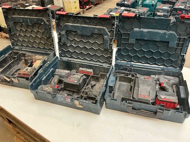 Bosch accu-schroefboormachine (3x) - afbeelding 1 van  7