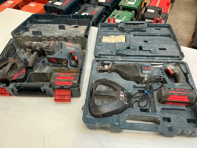 Bosch accugereedschap (2x) - afbeelding 1 van  6