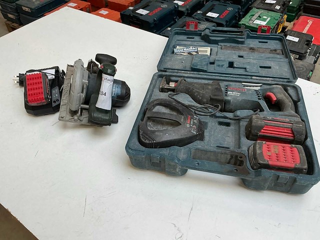 Bosch accugereedschap (2x) - afbeelding 1 van  9