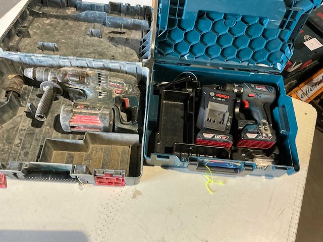 Bosch accugereedschap (2x) - afbeelding 1 van  7