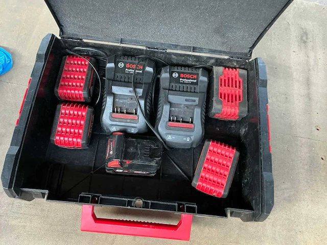 Bosch acculader (2x) - afbeelding 1 van  3