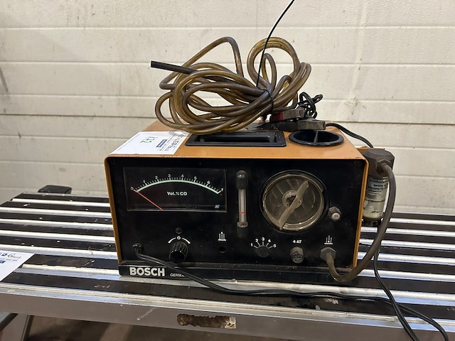 Bosch batterijlader - afbeelding 1 van  7