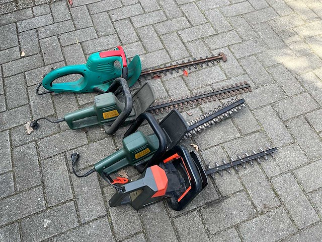 Bosch, black&decker, gardena heggenschaar - functioneel (4x) - afbeelding 1 van  8