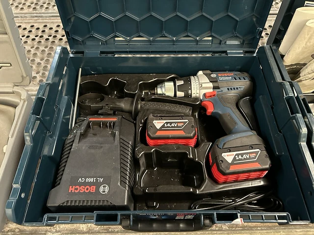Bosch boormachine - afbeelding 1 van  6