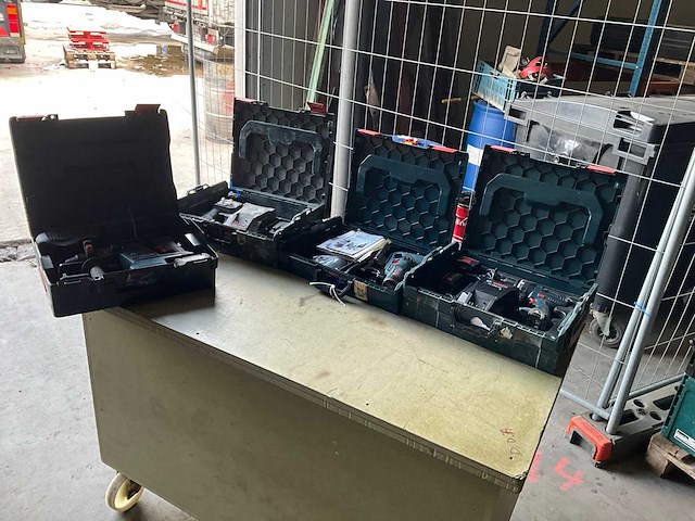 Bosch divers accugereedschap (4x) - afbeelding 1 van  19
