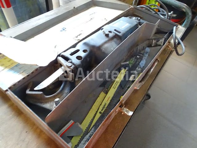 Bosch elektrische reciproke zaag gsa1100pe in een behuizing - afbeelding 1 van  8