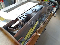 Bosch elektrische reciproke zaag gsa1100pe in een behuizing