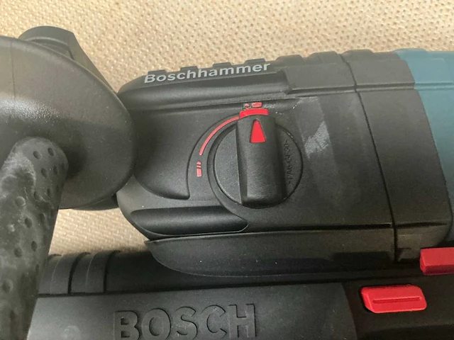 Bosch gbh 2-23 rea boormachine met stofafzuiging - afbeelding 5 van  8