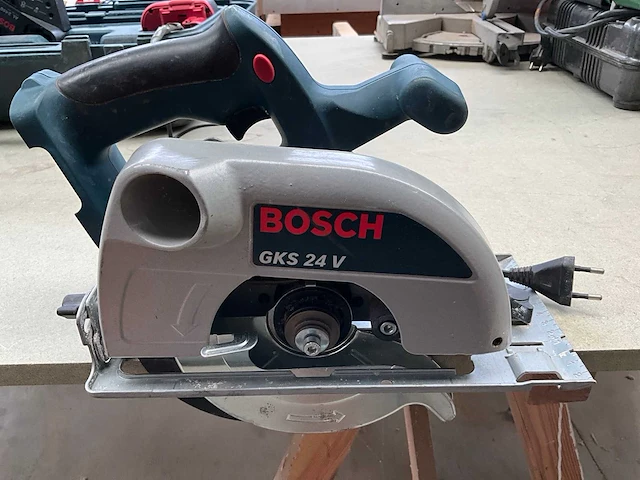 Bosch gks 24 v cirkelzaagmachine - afbeelding 2 van  7
