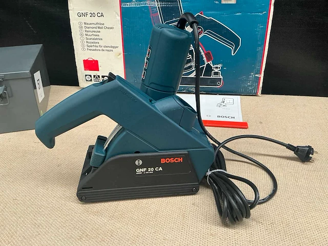 Bosch gnf 20 ca muurfrees - afbeelding 1 van  7