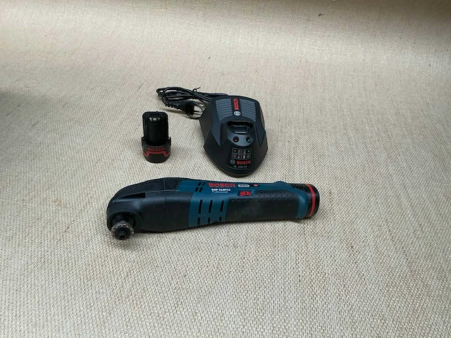 Bosch gop 10,8v-li accu multitool - afbeelding 1 van  4