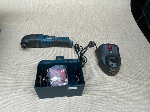 Bosch gop 10,8v-li accu multitool - afbeelding 1 van  6