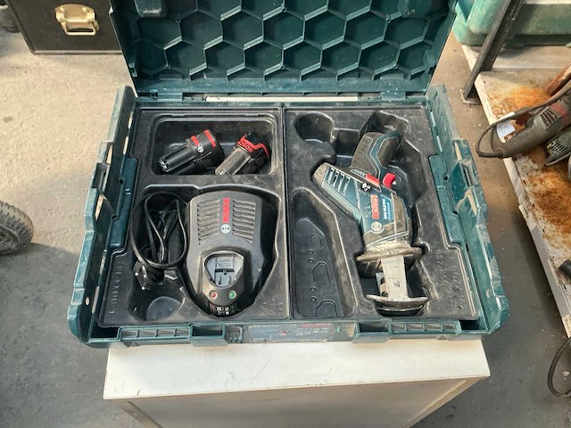 Bosch gsa 10,8v-li reciprozaag - afbeelding 1 van  7