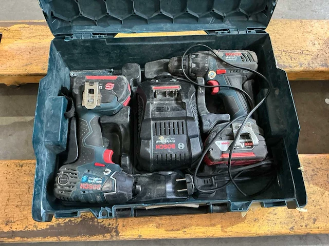 Bosch gsr 18 v-li accu gereedschap (2x) - afbeelding 1 van  2