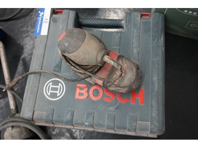 Bosch gst 150 ce decoupeerzaag + skil octo multischuurmachine - afbeelding 9 van  11