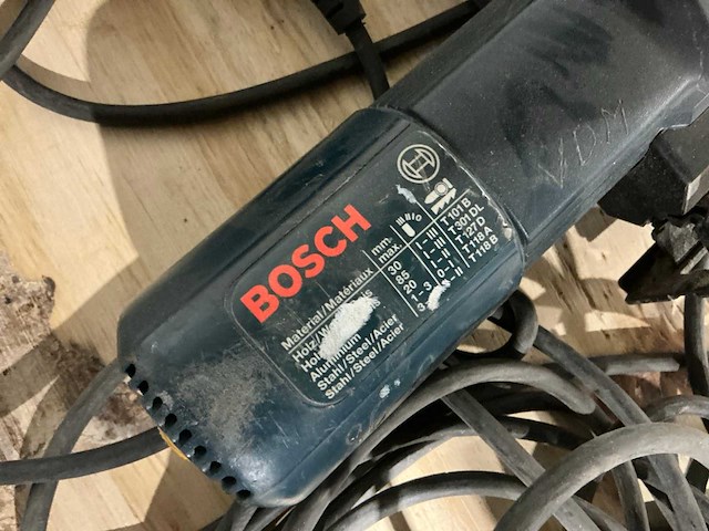 Bosch gst 85 pe decoupeerzaag + bosch gwb 10 re haakse boormachine - afbeelding 8 van  9