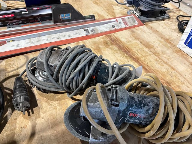 Bosch gws 10-125 haakse slijper, borstelmachine - afbeelding 2 van  5