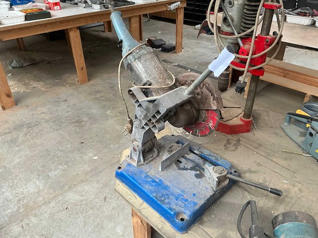 Bosch haakse slijpmachine - afbeelding 1 van  4