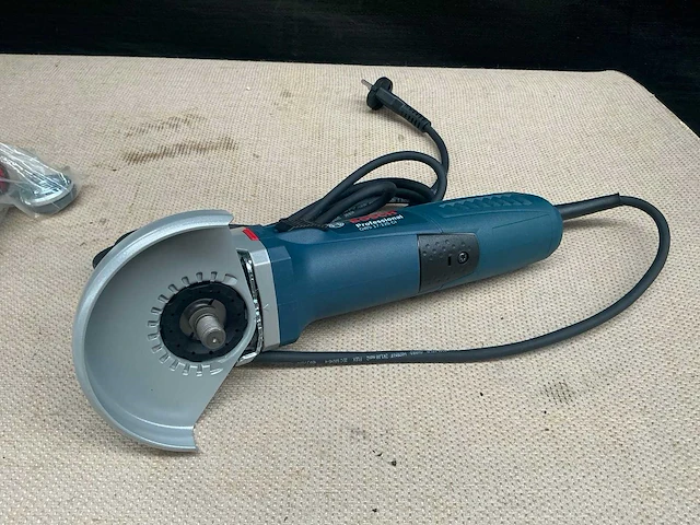 Bosch haakse slijpmachine - afbeelding 1 van  7