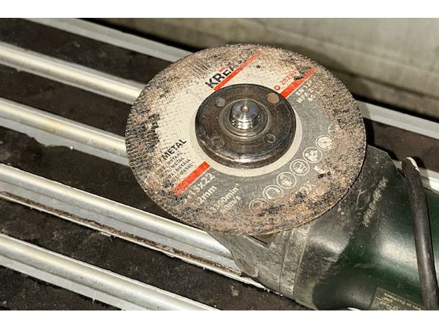 Bosch kleine haakse slijper - afbeelding 2 van  4