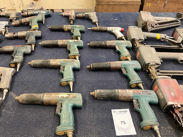 Bosch partij diverse pneumatische gereedschappen - afbeelding 1 van  3