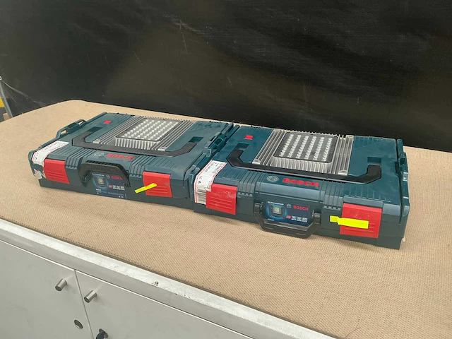 Bosch portaled 102 materiaalkoffer met led lamp (2x) - afbeelding 1 van  6