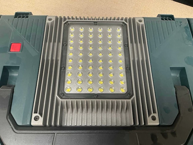 Bosch portaled 136 materiaalkoffer met led lamp (2x) - afbeelding 2 van  7