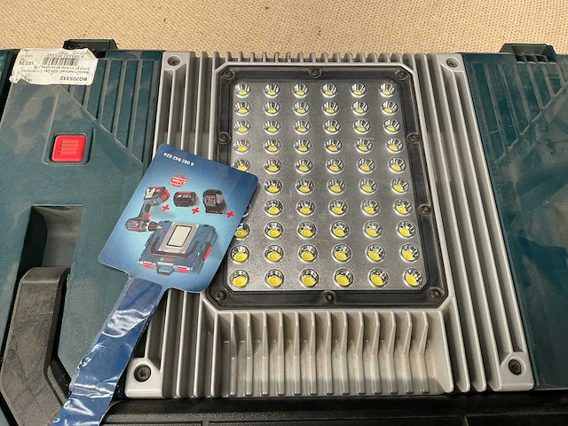 Bosch portaled 136 materiaalkoffer met led lamp (2x) - afbeelding 2 van  4