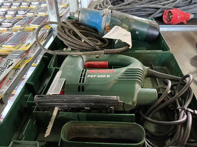 Bosch pst 650e + niet leesbaar decoupeerzaag + slagmoersleutel (2x) - afbeelding 2 van  2
