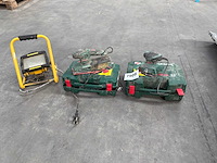 Bosch schuurmachine (2x) en werflamp - afbeelding 1 van  3