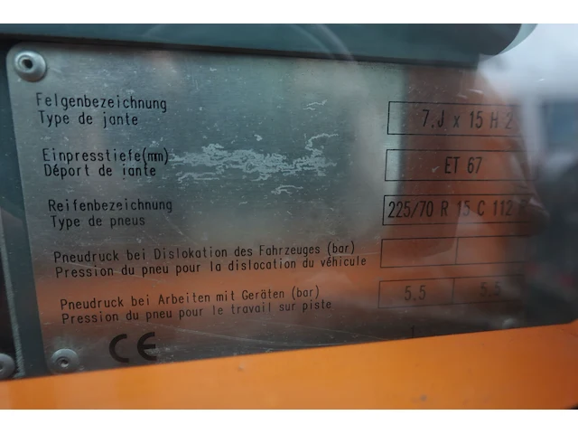 Boschung fietspadnatzoutstrooier + sneeuwschuif + sneeuwborstel - afbeelding 4 van  20
